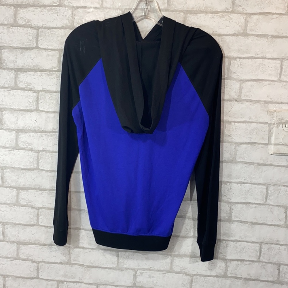 Alo long sleeve hoodie shirt size M - Picture 5 of 8